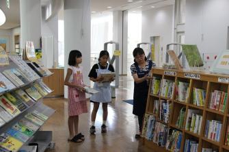 画像　一日図書館員2